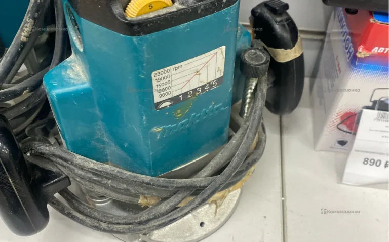 Фрезер makita 3612