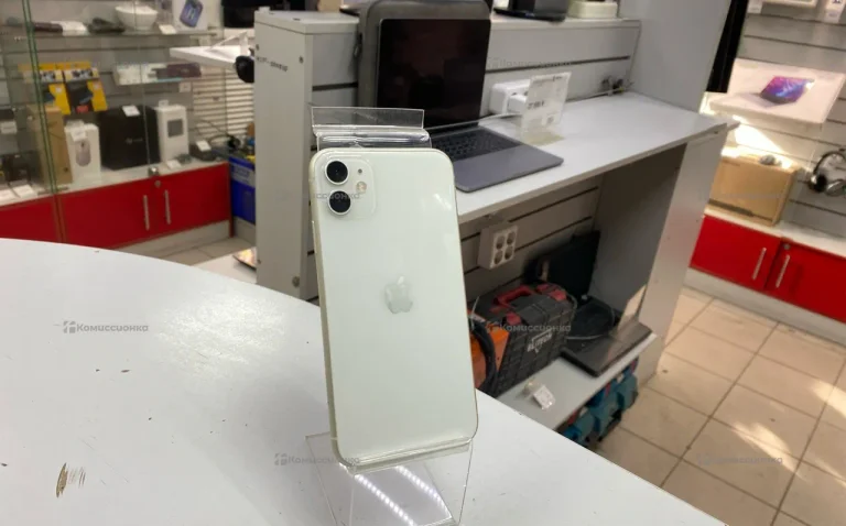 Apple iPhone 11 4/64 ГБ