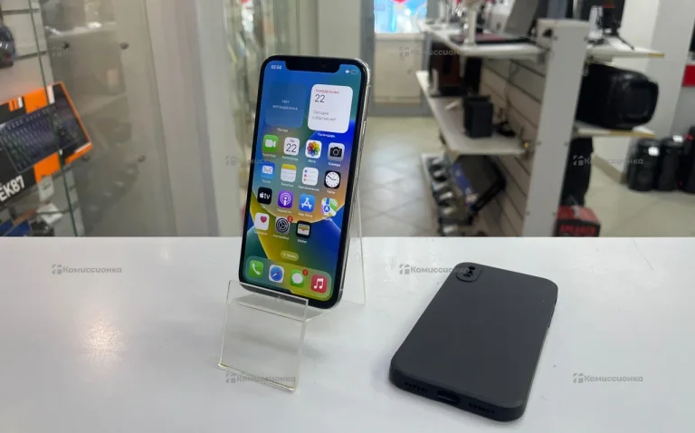 Apple iPhone X 3/64 ГБ