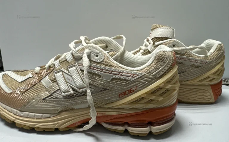 Кроссовки New Balance 1906U 41,5 26см