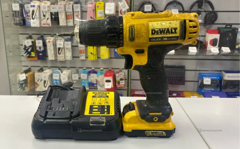 Аккумуляторная дрель-шуруповерт Dewalt DCD710