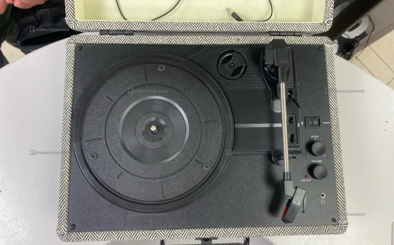 Виниловый проигрыватель crosley cr8005d