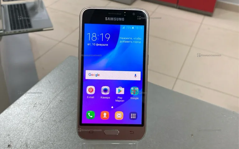 Samsung Galaxy J1 1/8 ГБ