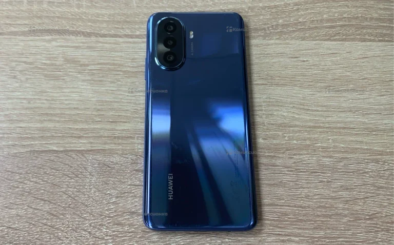 Huawei Nova Y70 4/128 ГБ