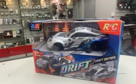 Машинка на пульте упр.