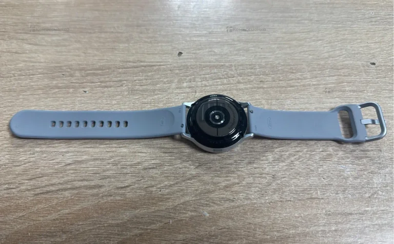 Часы Samsung Galaxy Watch SM R830