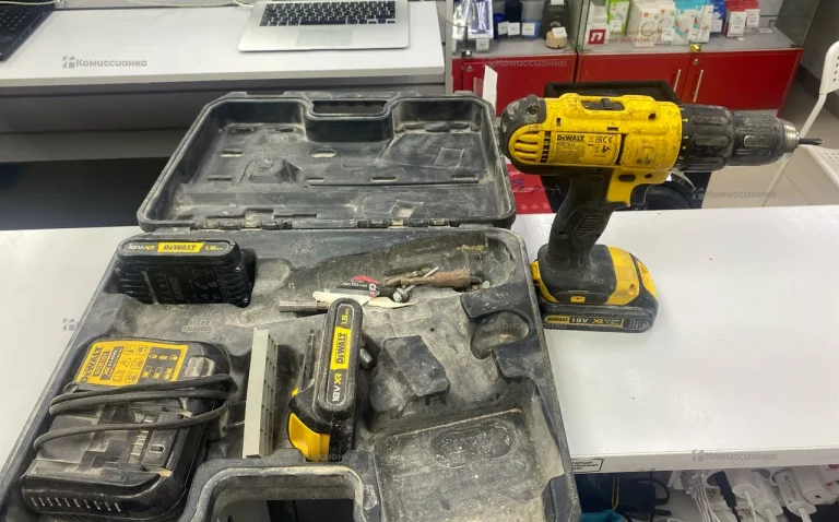 Шуроповерт Dewalt DCD776-KS