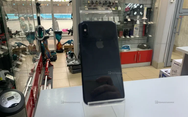 Apple iPhone X 3/64 ГБ