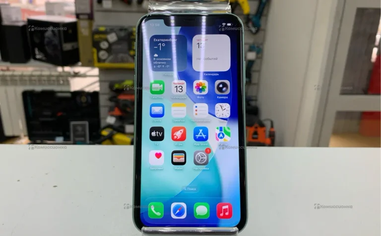 Apple iPhone 11 4/64 ГБ