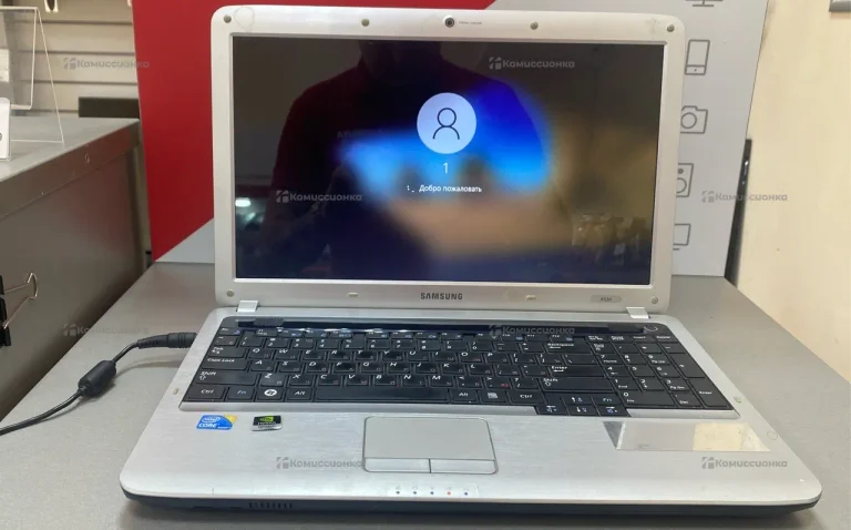 Ноутбук  Samsung NP-R530