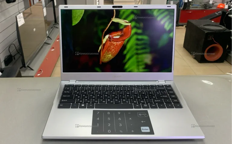 Ноутбук Dexp Aquilon