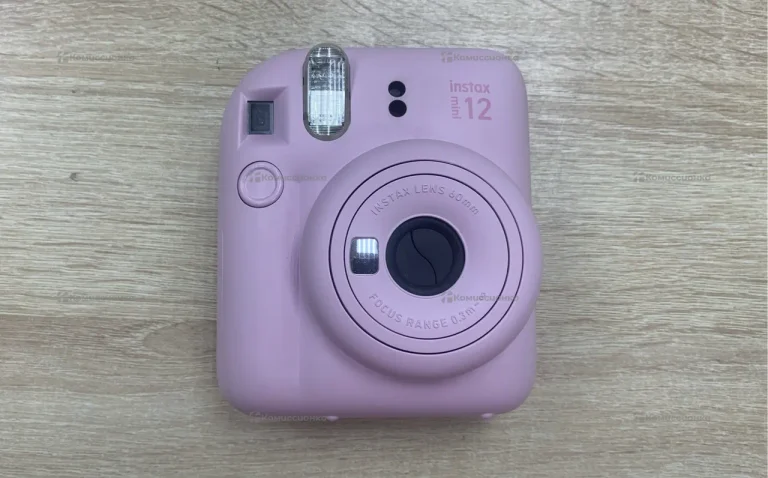 Фотоаппарат  мгновенной печати Instax mini 12