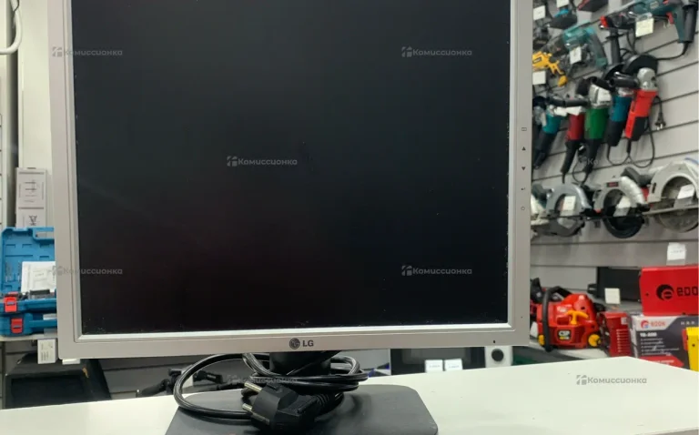 Монитор LG Flatron L1718S