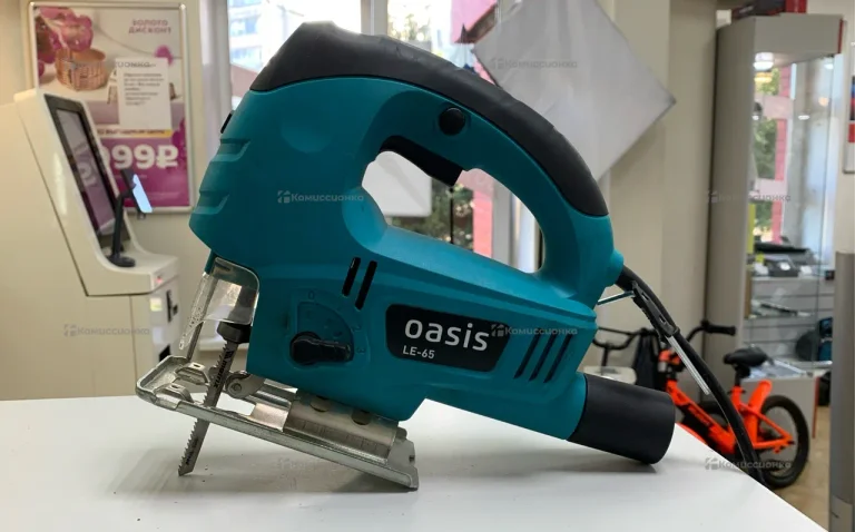 Электролобзик Oasis LE-65