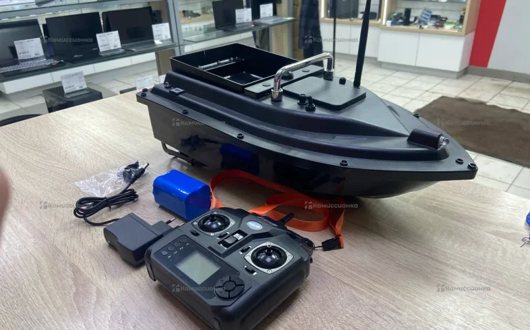 Прикормочный кораблик для рыбалки