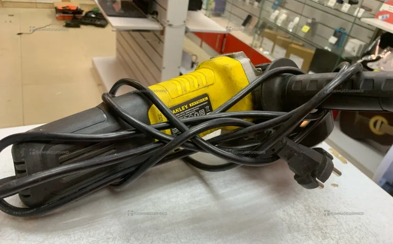УШМ (болгарка) Stanley Fatmax FMEG825
