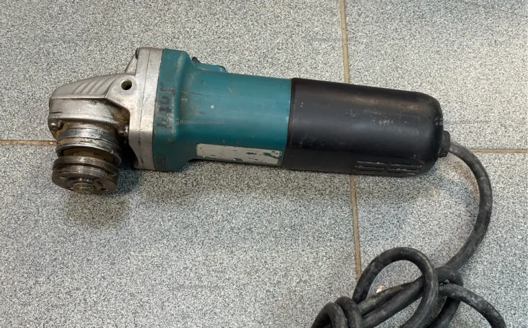 Ушм Makita 9558 реп.