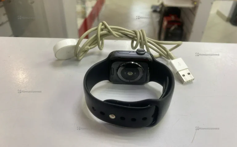 Часы  Apple Watch Series 4