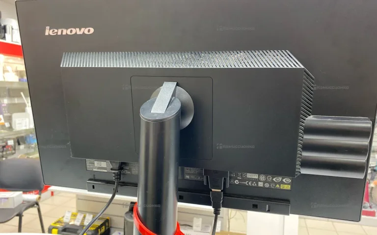 Монитор Lenovo
