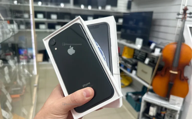 Apple iPhone XR 3/128 ГБ