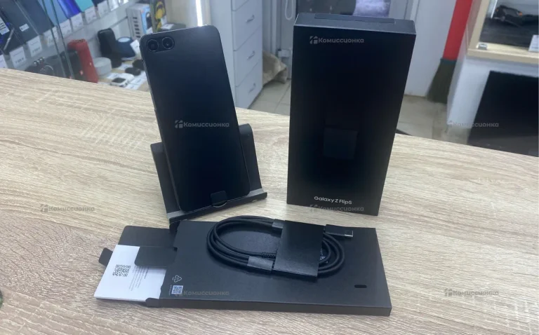 Samsung Galaxy Z Flip5 8/512 ГБ