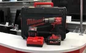 Аккумуляторная дрель-шуруповерт Milwaukee M18 FDD2