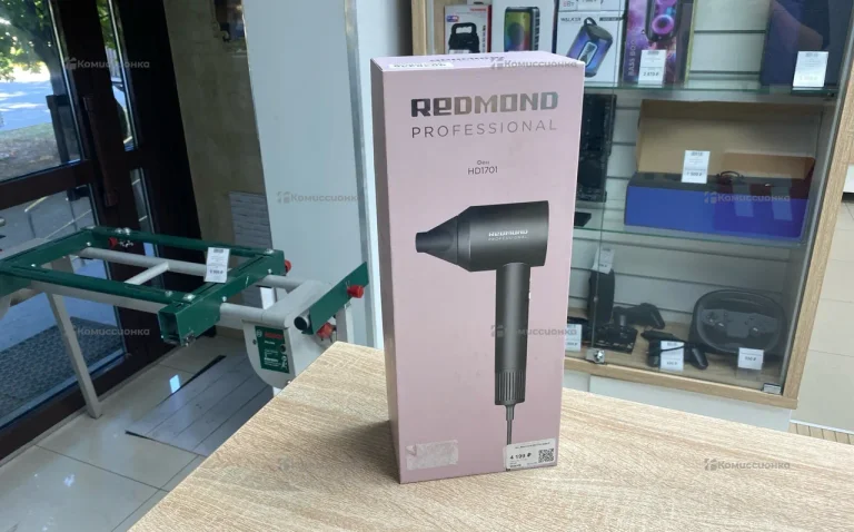 Фен redmond hd1701