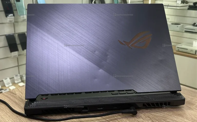 Ноутбук  asus rog strix i7-9750/2070