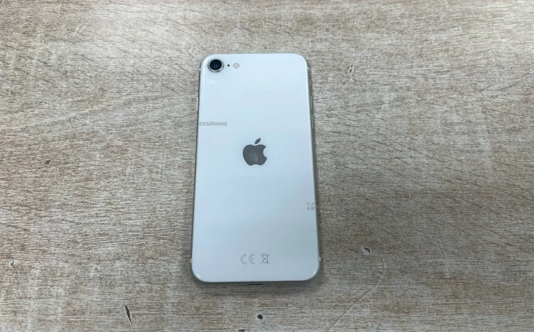 Apple iPhone SE (2022) 4/128 ГБ