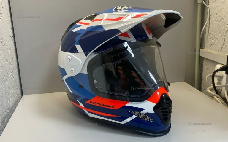 Шлем для мотокросса arai