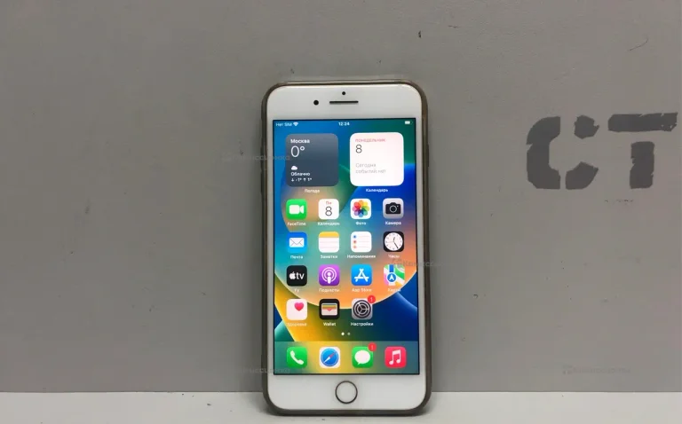 Apple iPhone 8 Plus 3/64 ГБ