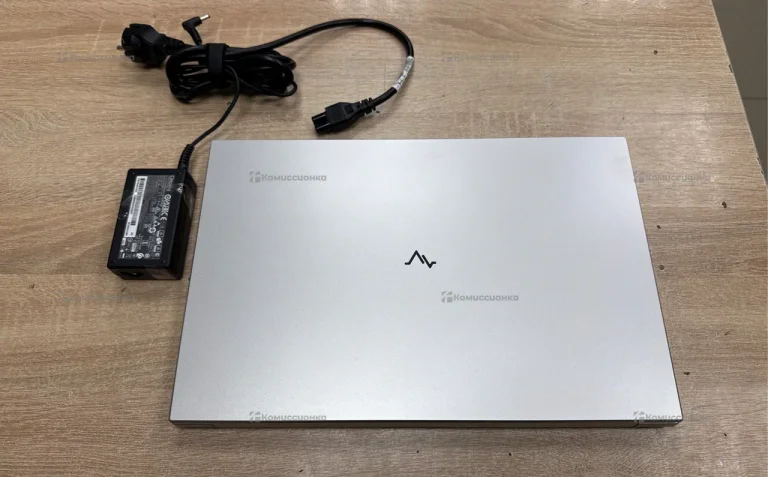 Ноутбук  Maibenben M557 Ryzen7/16/512