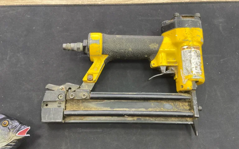 Гвоздезабивной пистолет пневматический SUMAKE P0.6