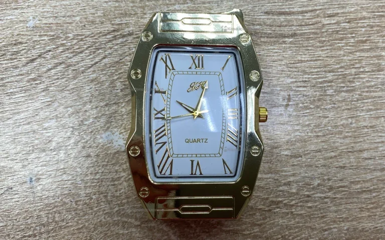 Зажигалка с кварцывоми часами