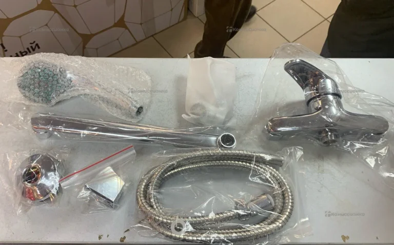 Смеситель с душем Dionis Sanitary Wares