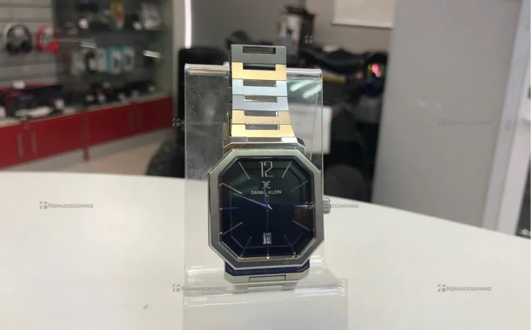 Часы  Daniel Klein