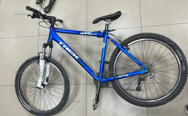 Велосипед Trek Four Series 4400