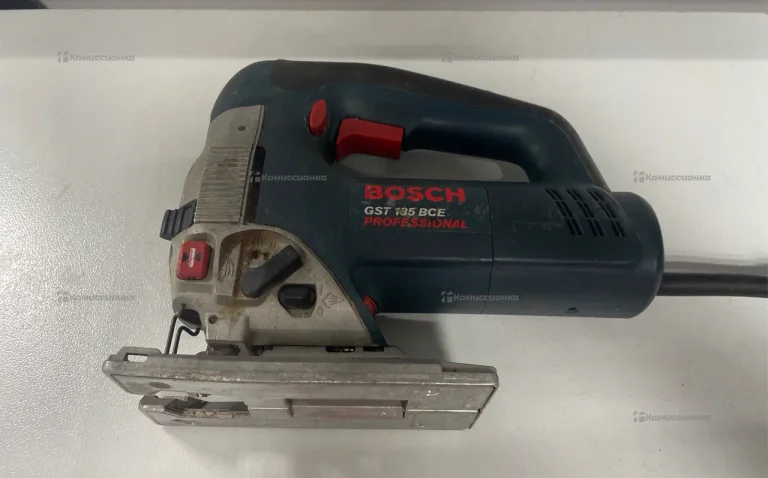 Электролобзик Bosch GST 135