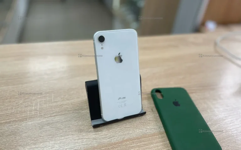 Apple iPhone XR 3/64 ГБ