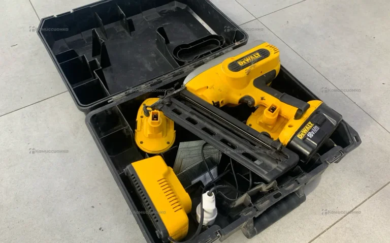 Гвоздезабиватель аккумуляторный DeWalt DC610KN