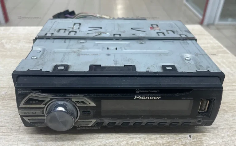 Автомагнитола  Pioner Deh-1500ub
