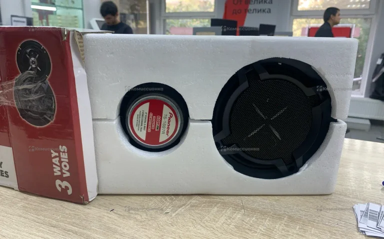 Колонка  pioneer TWS-1697r