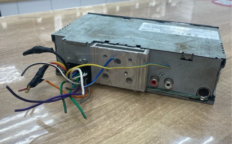Автомагнитола Kenwood KMM-103