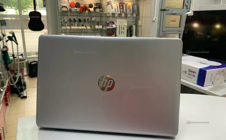 Ноутбук HP Laptop 15 A12-9720P Radeon R7