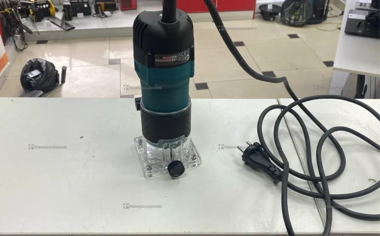 Фрезер кромочный Makita 3711