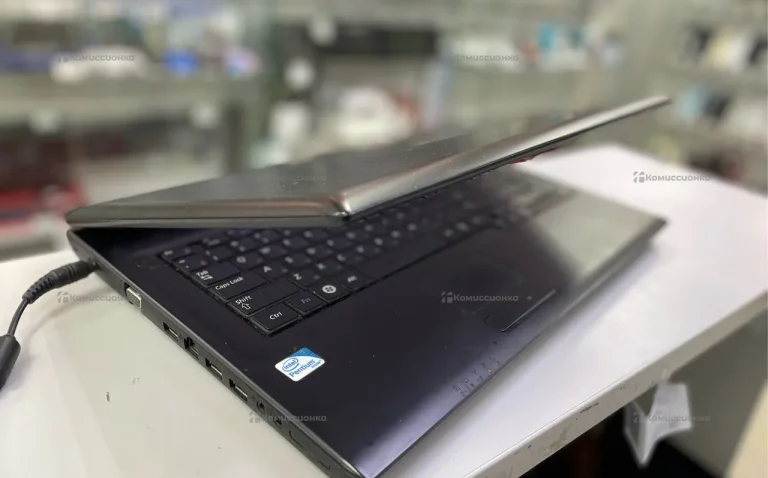 Ноутбук  Samsung NP-R717