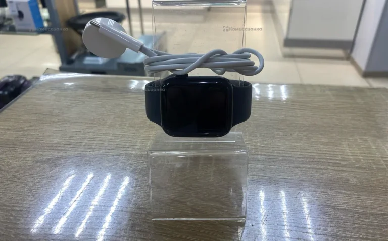 Часы  Apple Watch SE 44 mm