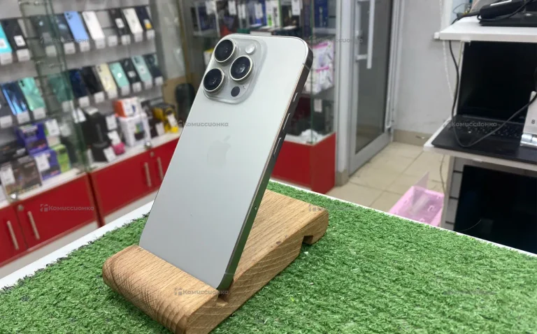 Apple iPhone 16 Pro 8/256 ГБ