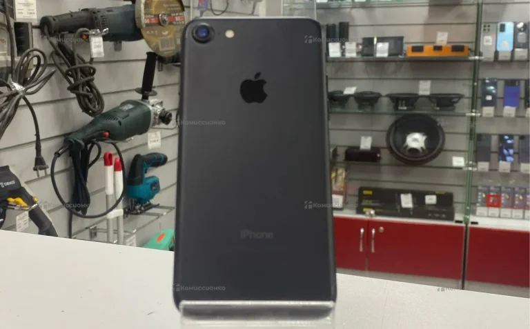 Apple iPhone 7 2/32 ГБ