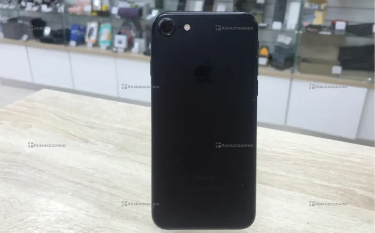 Apple iPhone 7 2/128 ГБ